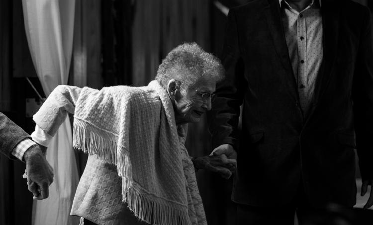 /images/100-year-old-woman-sings-ave-maria.jpg