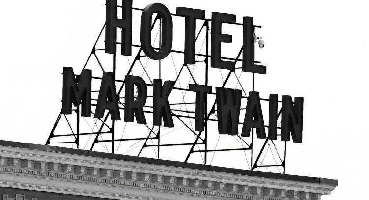 /images/a24-thriller-man-hotel.jpg
