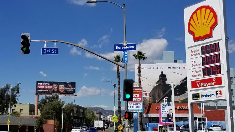 /images/american-woman-billboards-love.jpg
