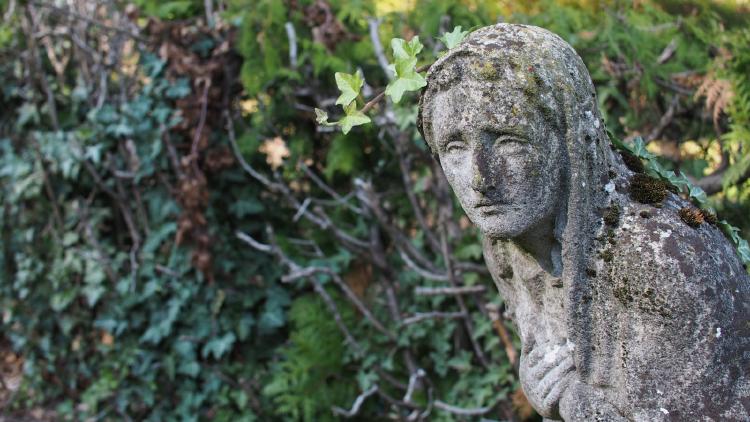 /images/garden-trowel-sculpture.jpg