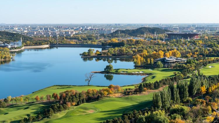 /images/highest-golf-course-russia.jpg