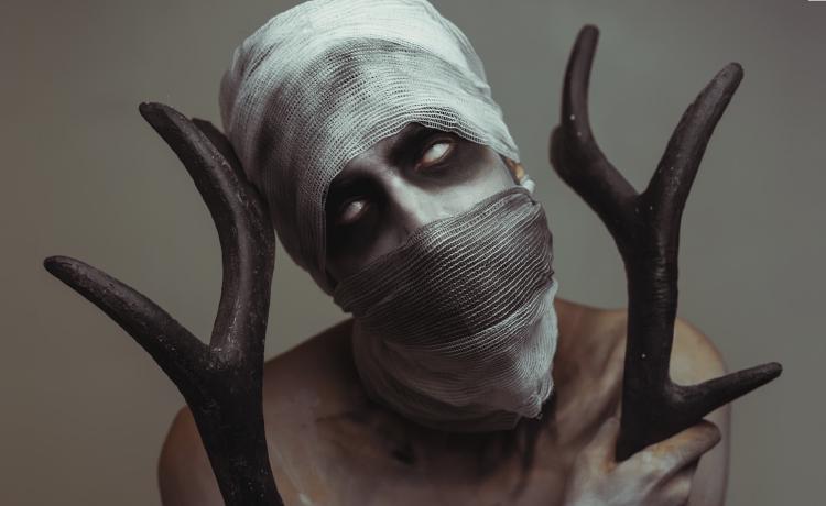 /images/iconic-slipknot-duality-house-auction.jpg