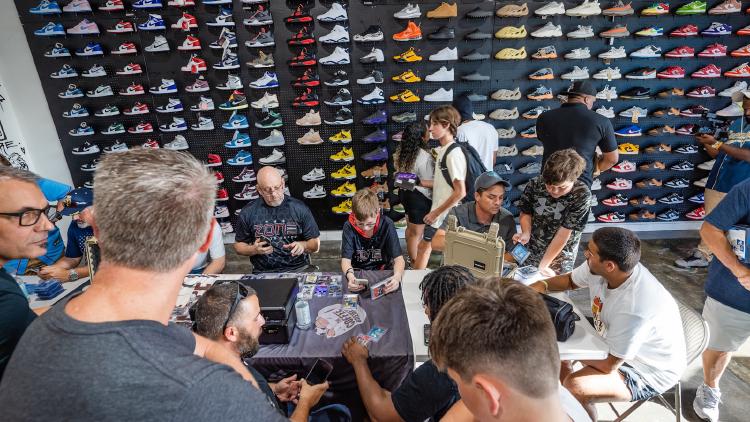 /images/nikita-efremov-sneaker-store-closure.jpg