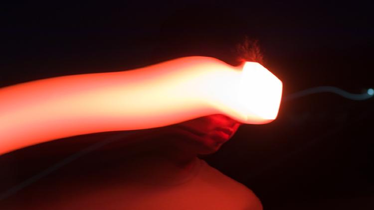 /images/red-light-therapy-motion-sickness.jpg
