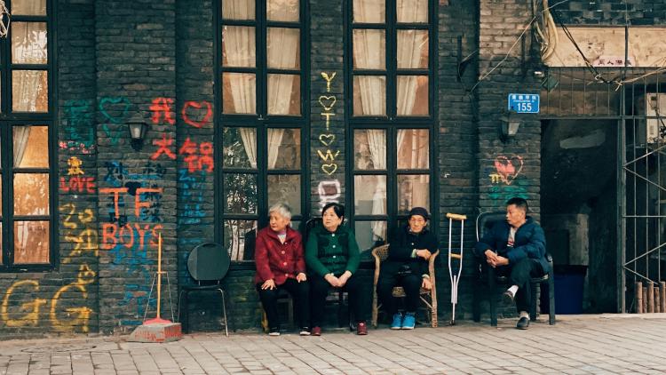 /images/the-neighbourhood-comeback.jpg