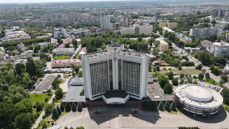 /images/uzbekistan-ai-officials-cut.jpg